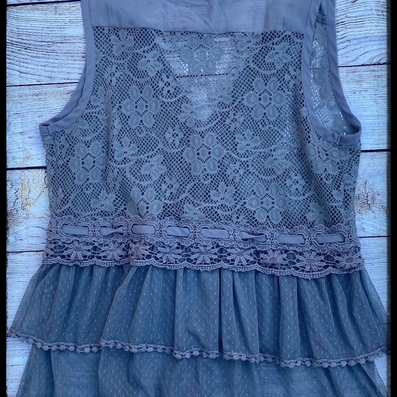 Feminine Charlotte Russe Gray Lace Vest - Picture 6 of 6